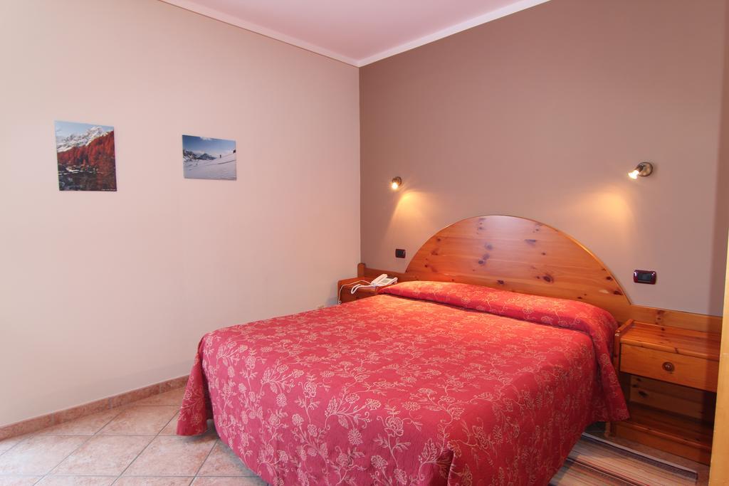 Albergo Edelweiss - Larespa Crodo Habitación foto